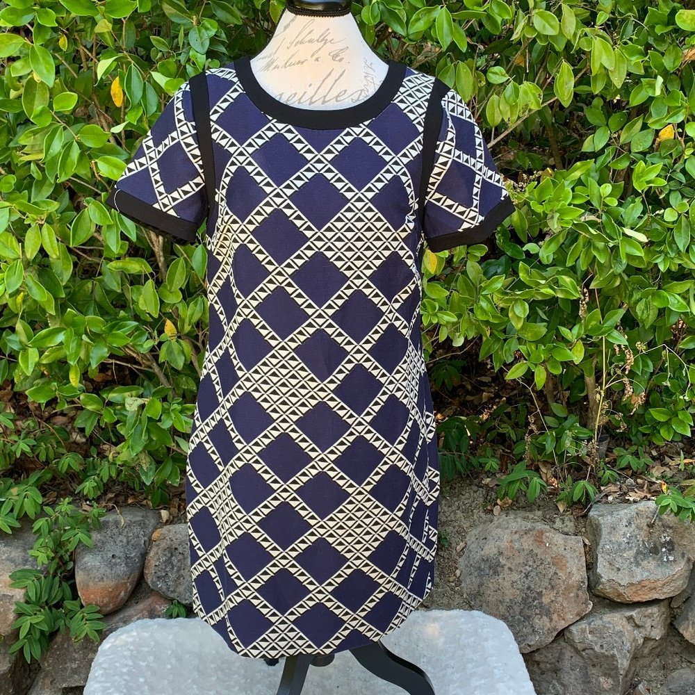Trina Turk Sheath Dress sz 10 NWT